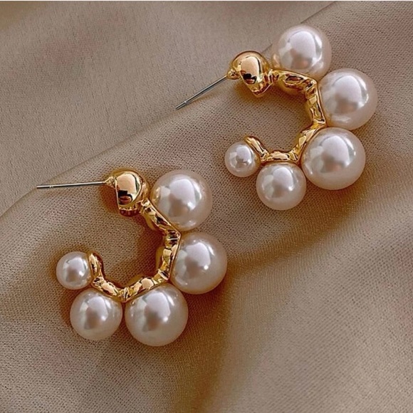 Jewelry - Pearl Small Hoops